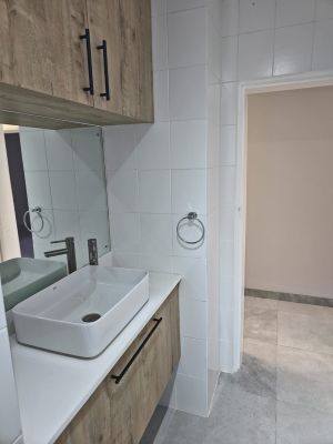 White single sink
